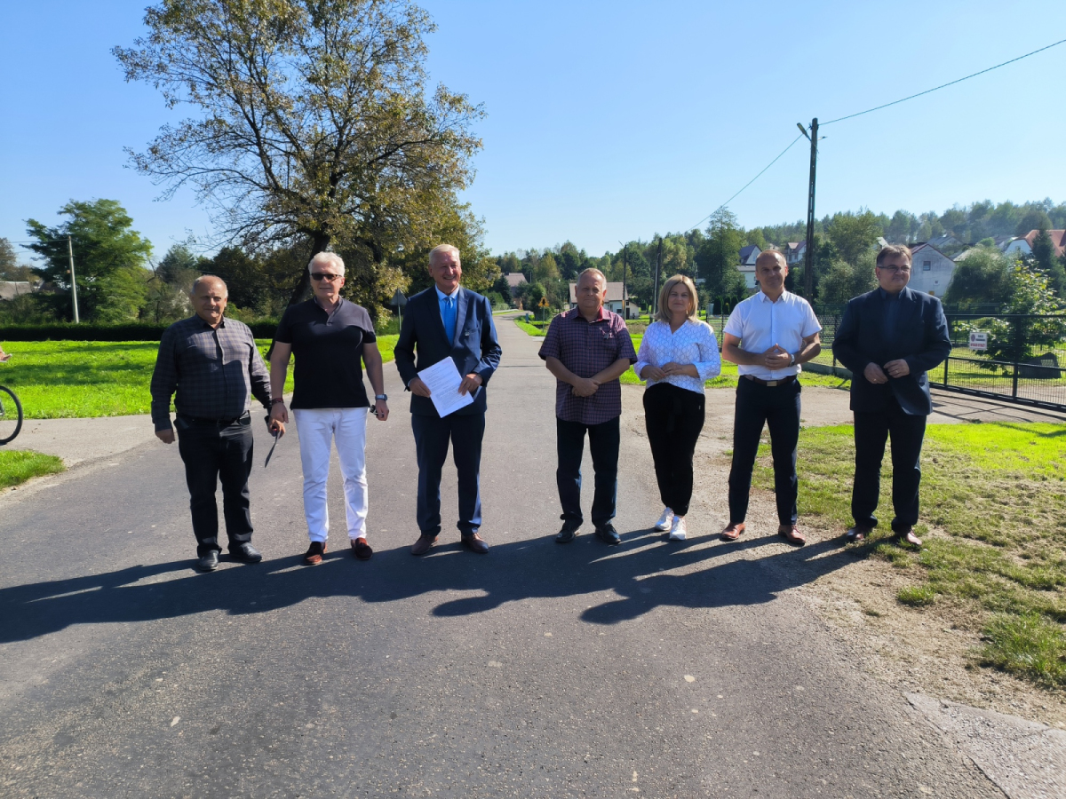 Podpisano umowę na przebudowę drogi Osobnica - Dębowiec